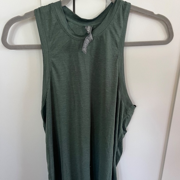 Vuori Mod tank top dark green women’s XS performance Razorback sleeveless - Picture 2 of 5